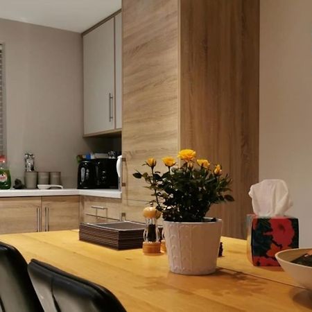 3 Bedroom Townhouse, Free Parking Йорк Екстериор снимка
