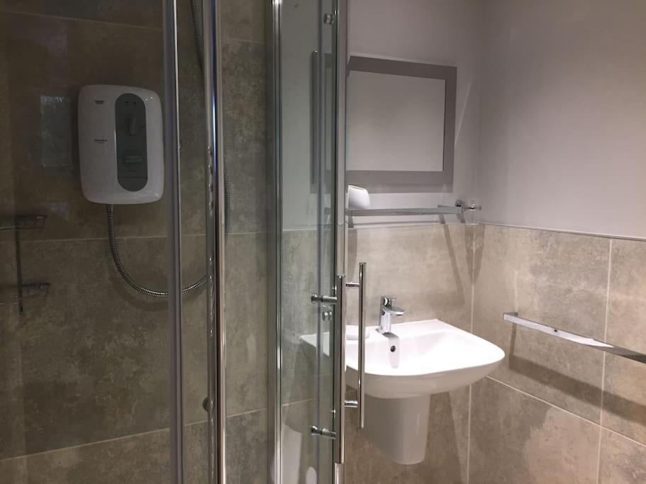 3 Bedroom Townhouse, Free Parking Йорк Екстериор снимка