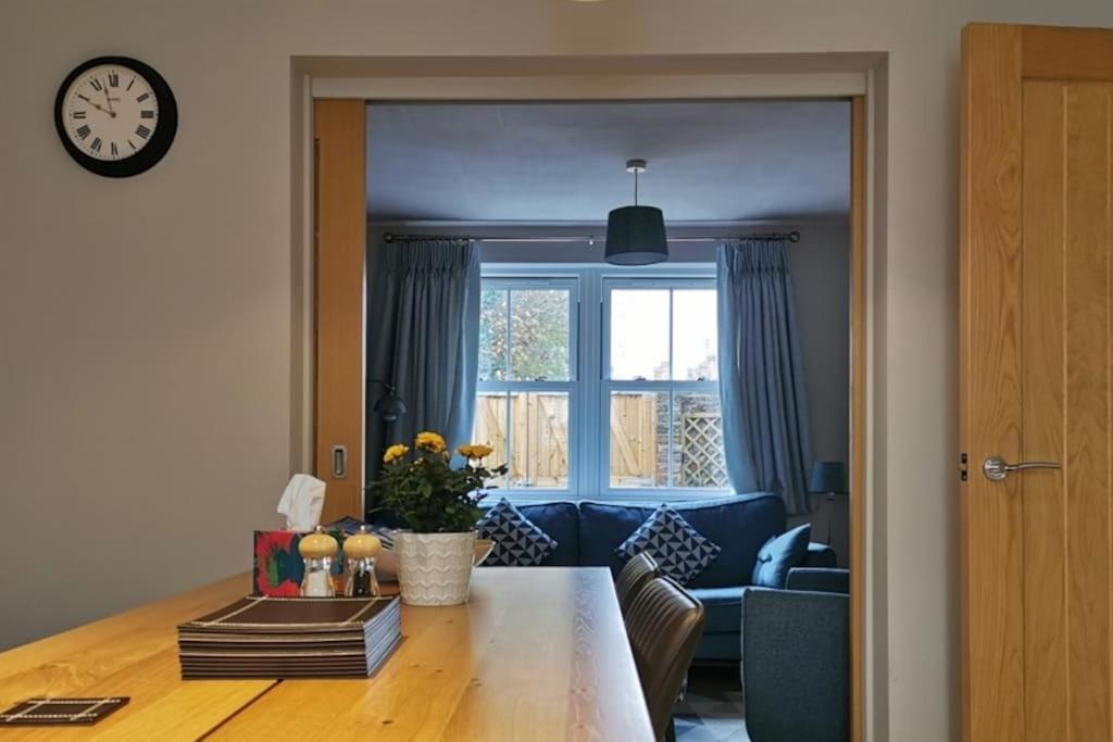 3 Bedroom Townhouse, Free Parking Йорк Екстериор снимка